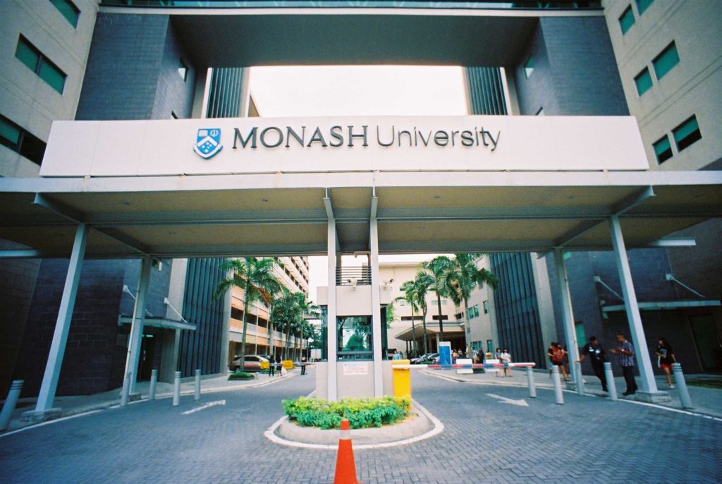 Đại học Monash, Úc